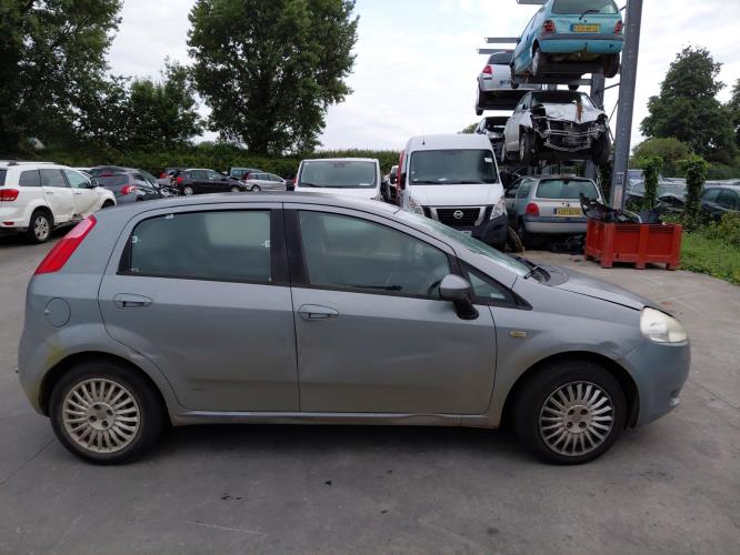 Image Pare choc arriere - FIAT GRANDE PUNTO