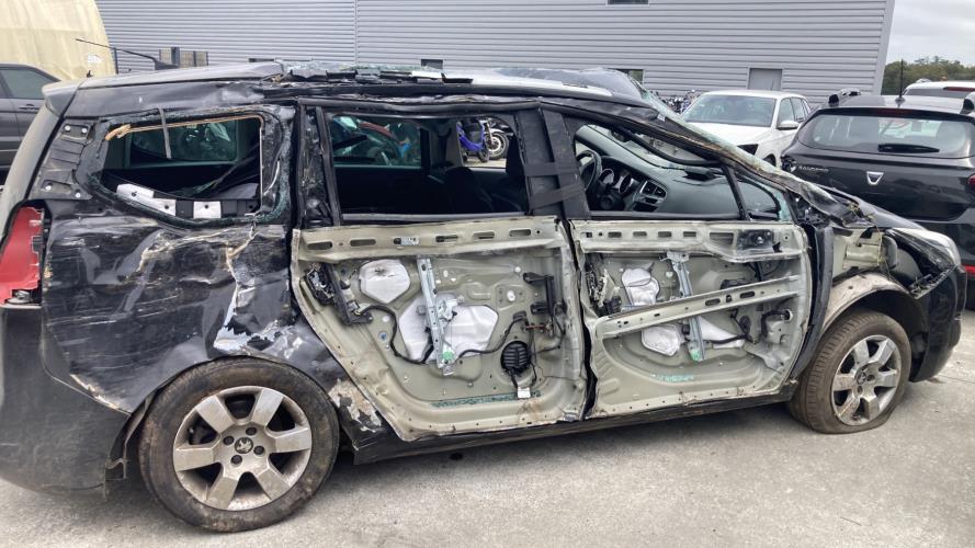Image Pare choc arriere - PEUGEOT 5008 1