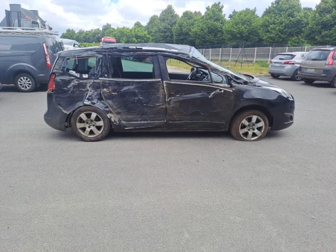 Image Pare choc arriere - PEUGEOT 5008 1