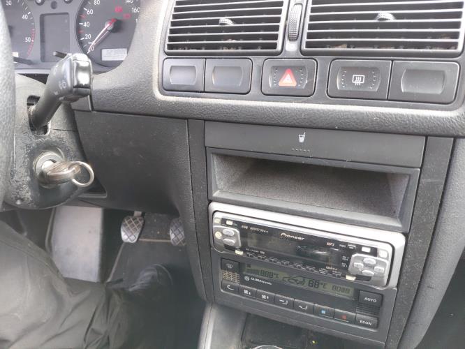 Image Porte avant gauche - VOLKSWAGEN GOLF 4