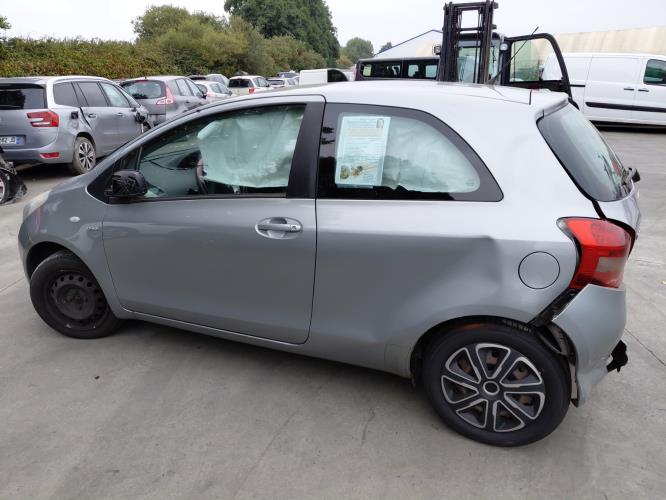 Image Capot - TOYOTA YARIS 2