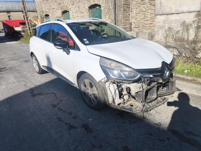 Image Pare boue avant gauche - RENAULT CLIO 4