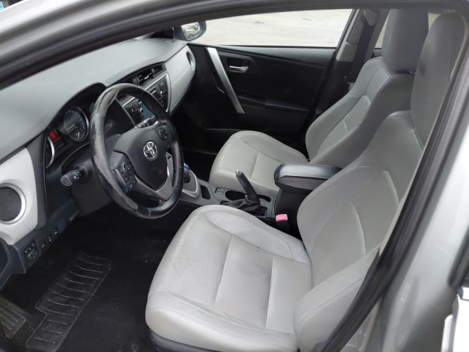 Image Plage arriere - TOYOTA AURIS 2