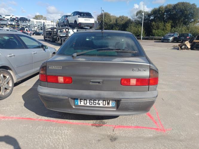 Image Calandre - RENAULT SAFRANE