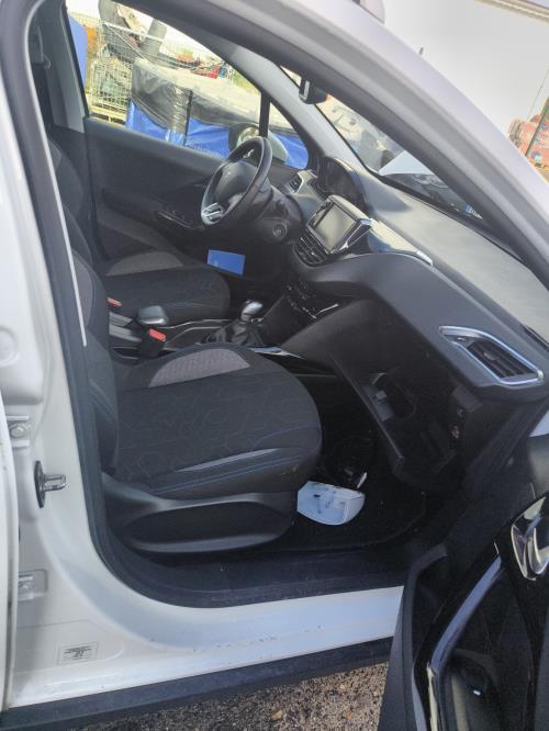 Image Support de pare chocs arriere - PEUGEOT 2008 1