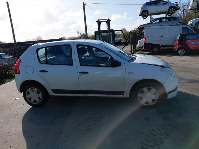 Image Feu arriere principal gauche (feux) - DACIA SANDERO 1