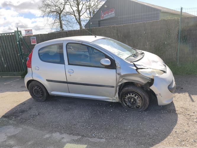 Image Feu arriere stop central - PEUGEOT 107