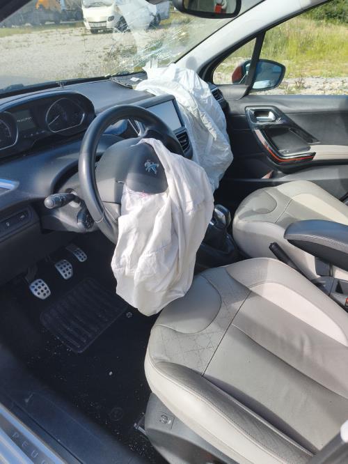 Image Malle/Hayon arriere - PEUGEOT 208 1
