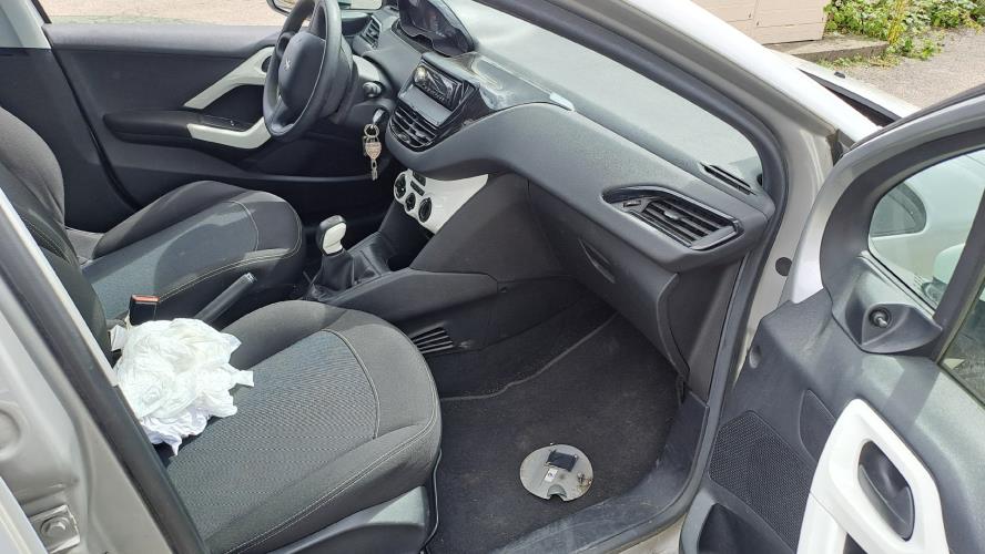 Image Aile avant droit - PEUGEOT 208 1