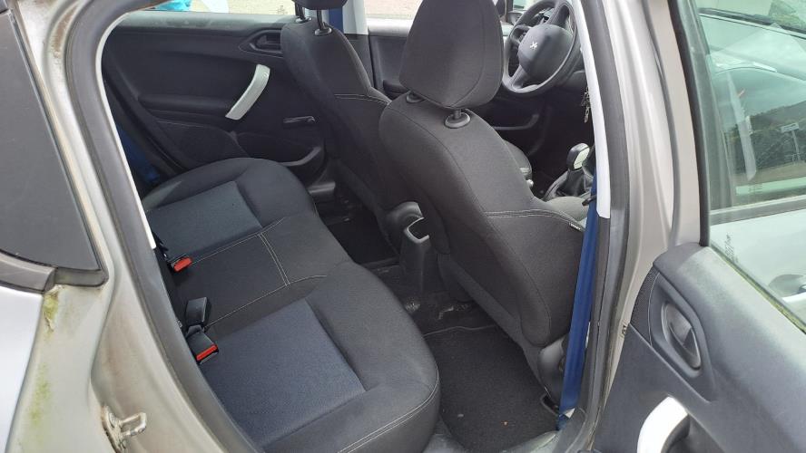 Image Aile avant droit - PEUGEOT 208 1