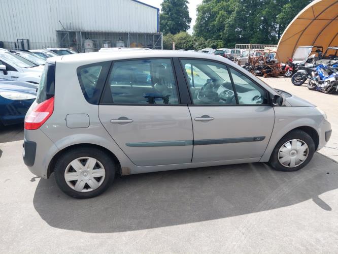 Image Pare choc avant - RENAULT SCENIC 2