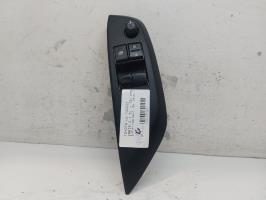 Interrupteur de leve vitre avant gauche toyota yaris 4