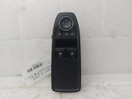 Interrupteur de leve vitre avant gauche renault clio 5 phase 1