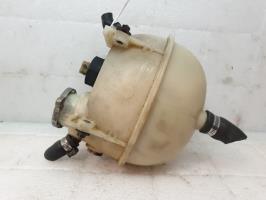 Vase d'expansion peugeot 205 phase 1