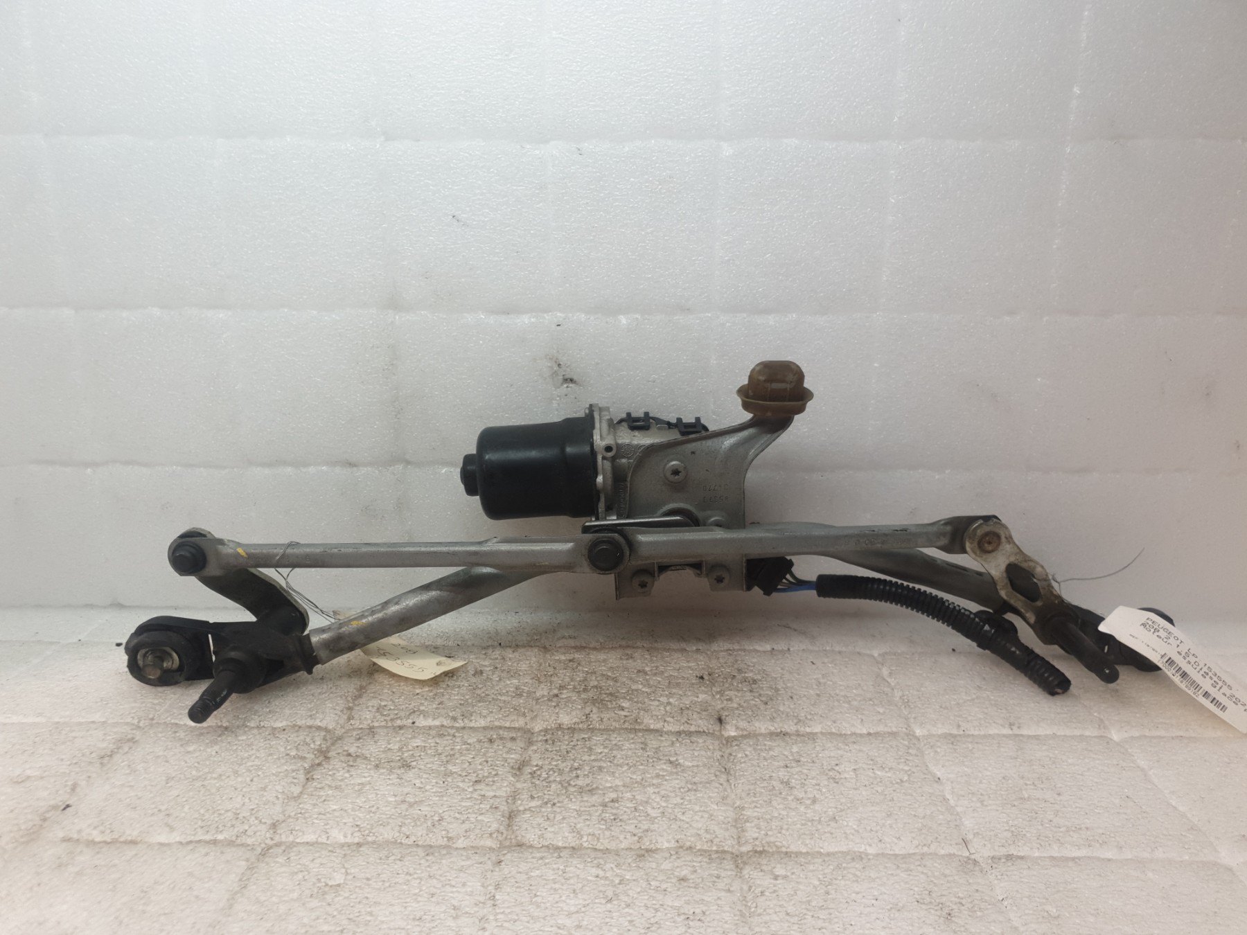 Moteur essuie glace avant peugeot 208 2