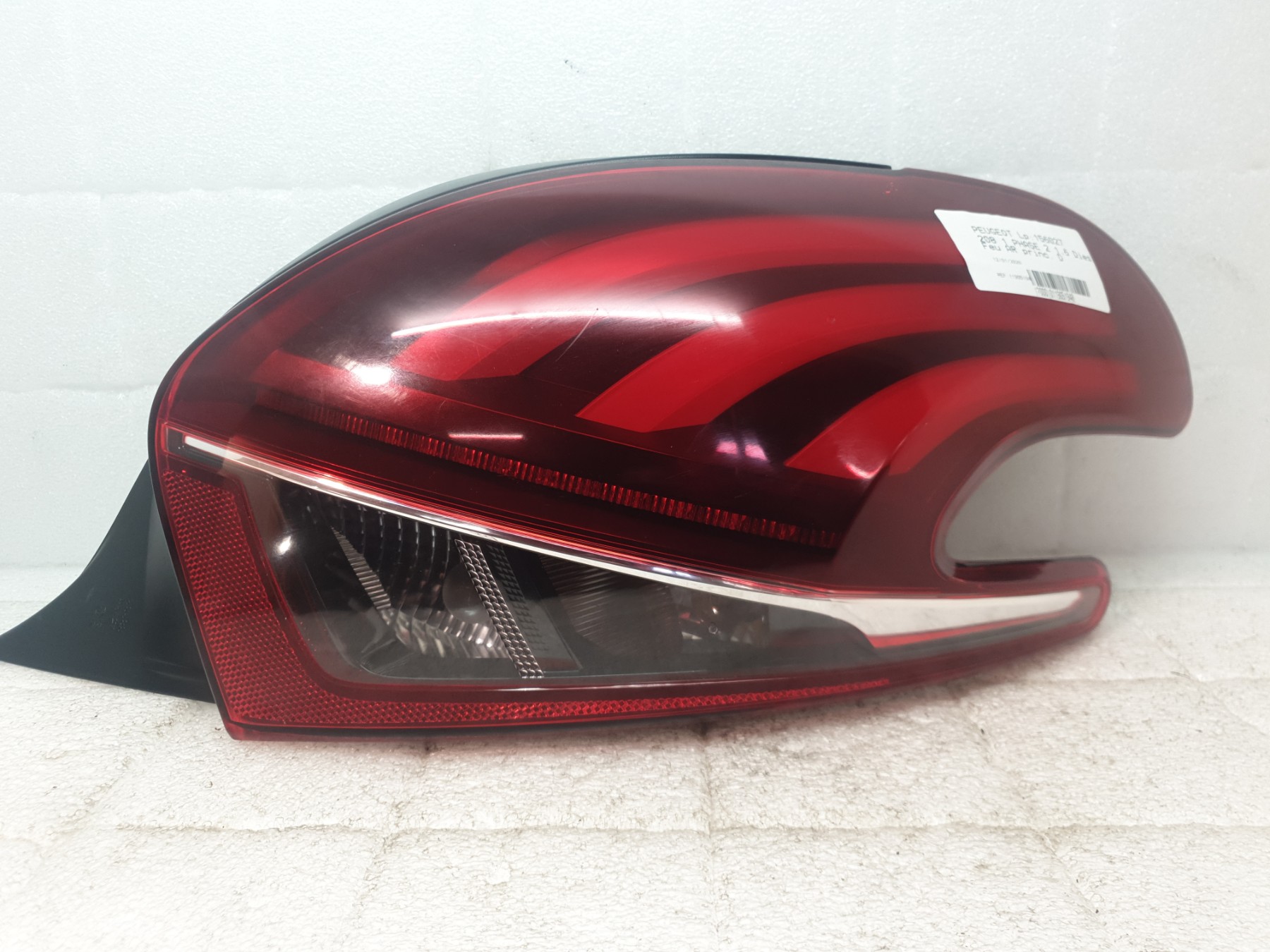 Feu arriere principal droit (feux) peugeot 208 1 phase 2