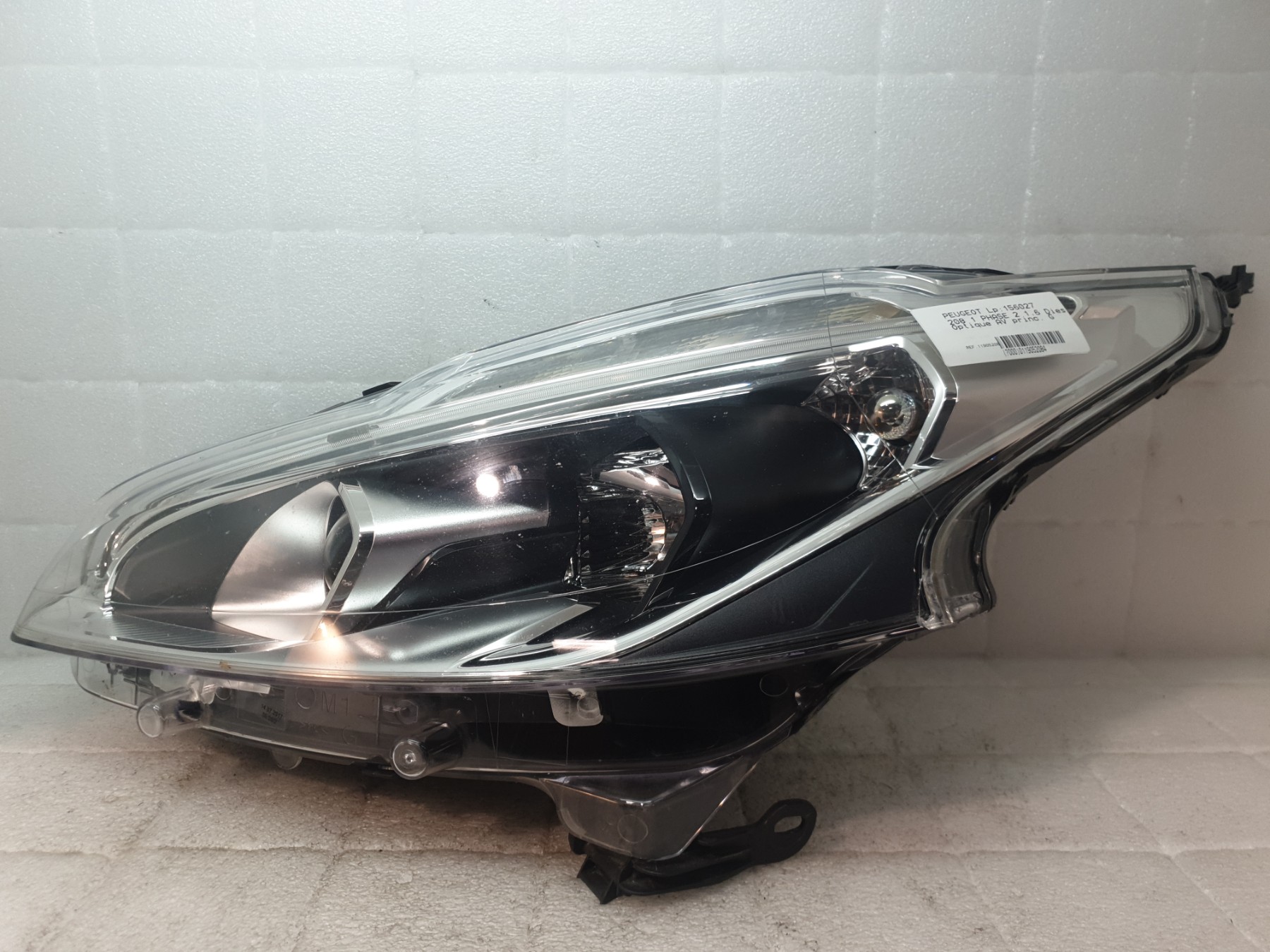 Optique avant principal gauche (feux)(phare) peugeot 208 1 phase 2