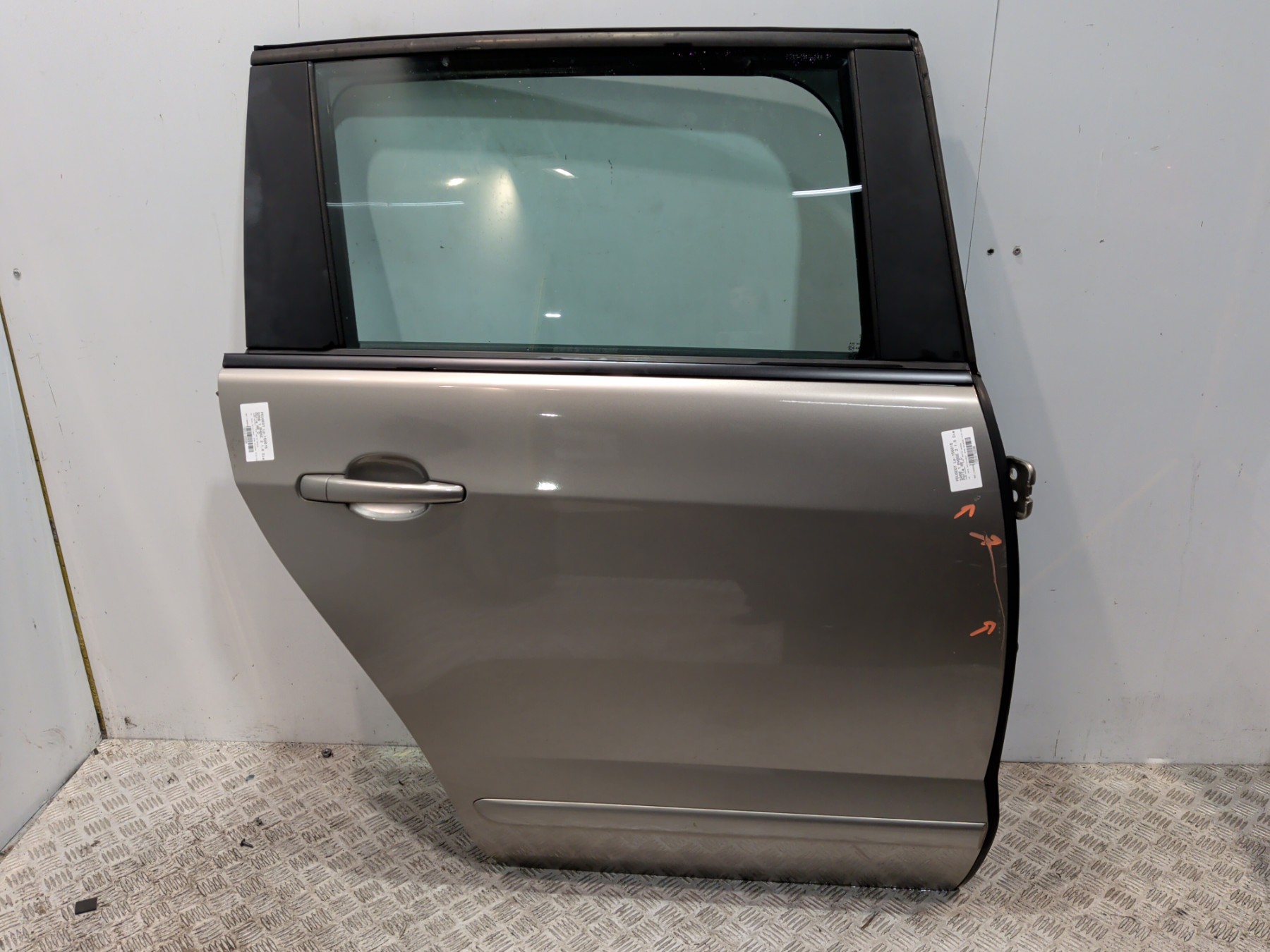 Porte arriere droit peugeot 5008 1 phase 2