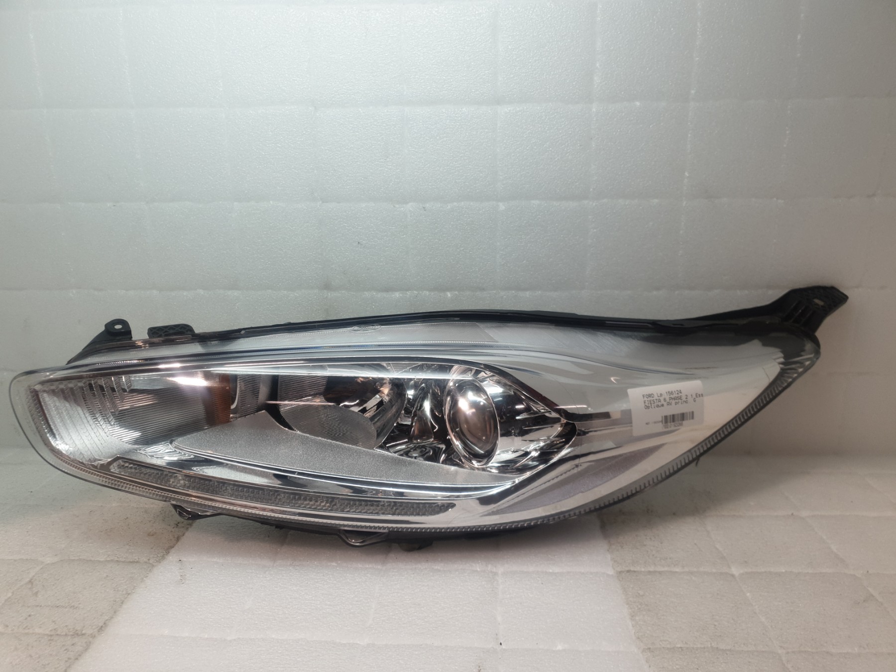 Optique avant principal gauche (feux)(phare) ford fiesta 6 phase 2