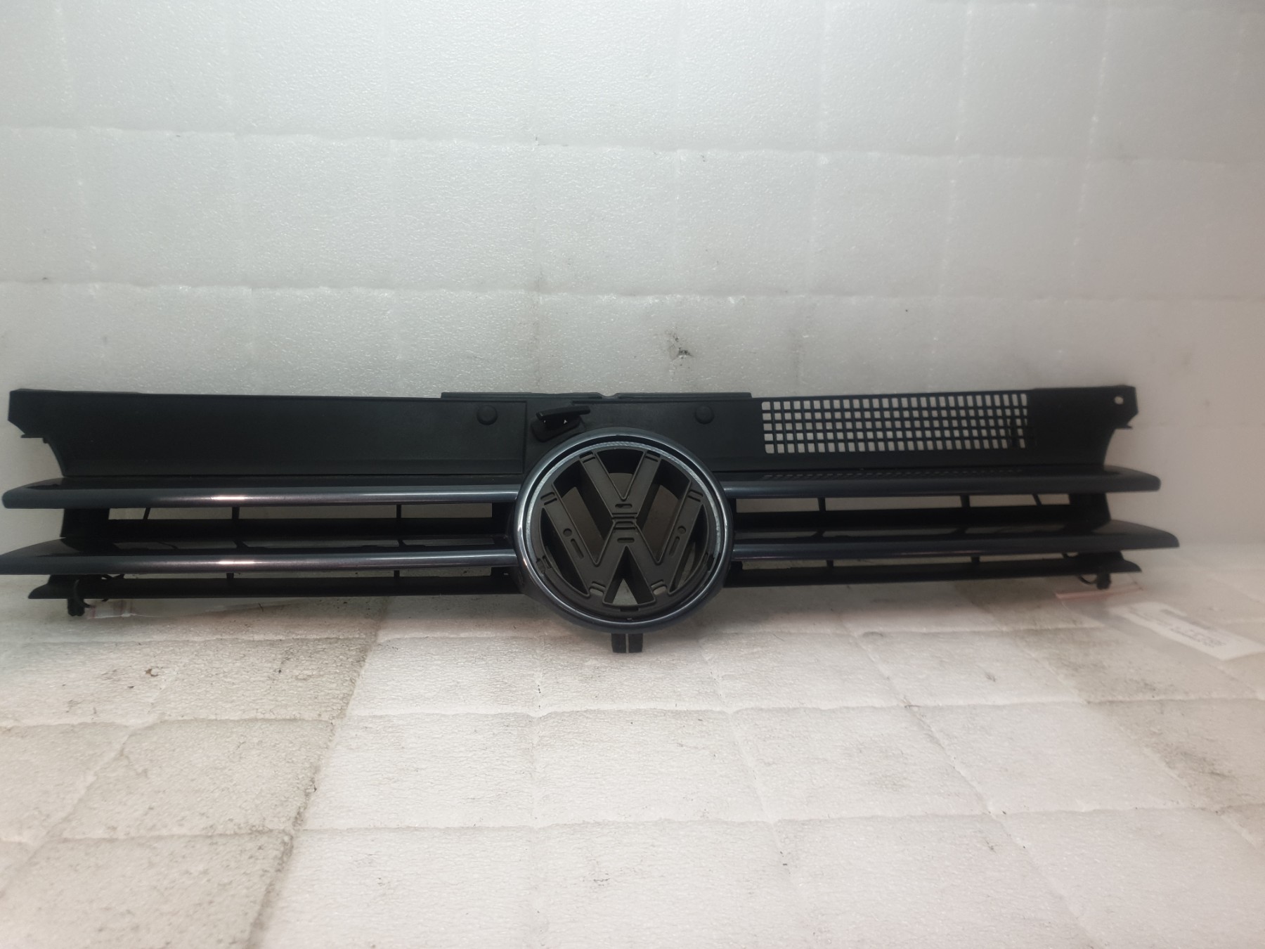 Calandre volkswagen golf 4