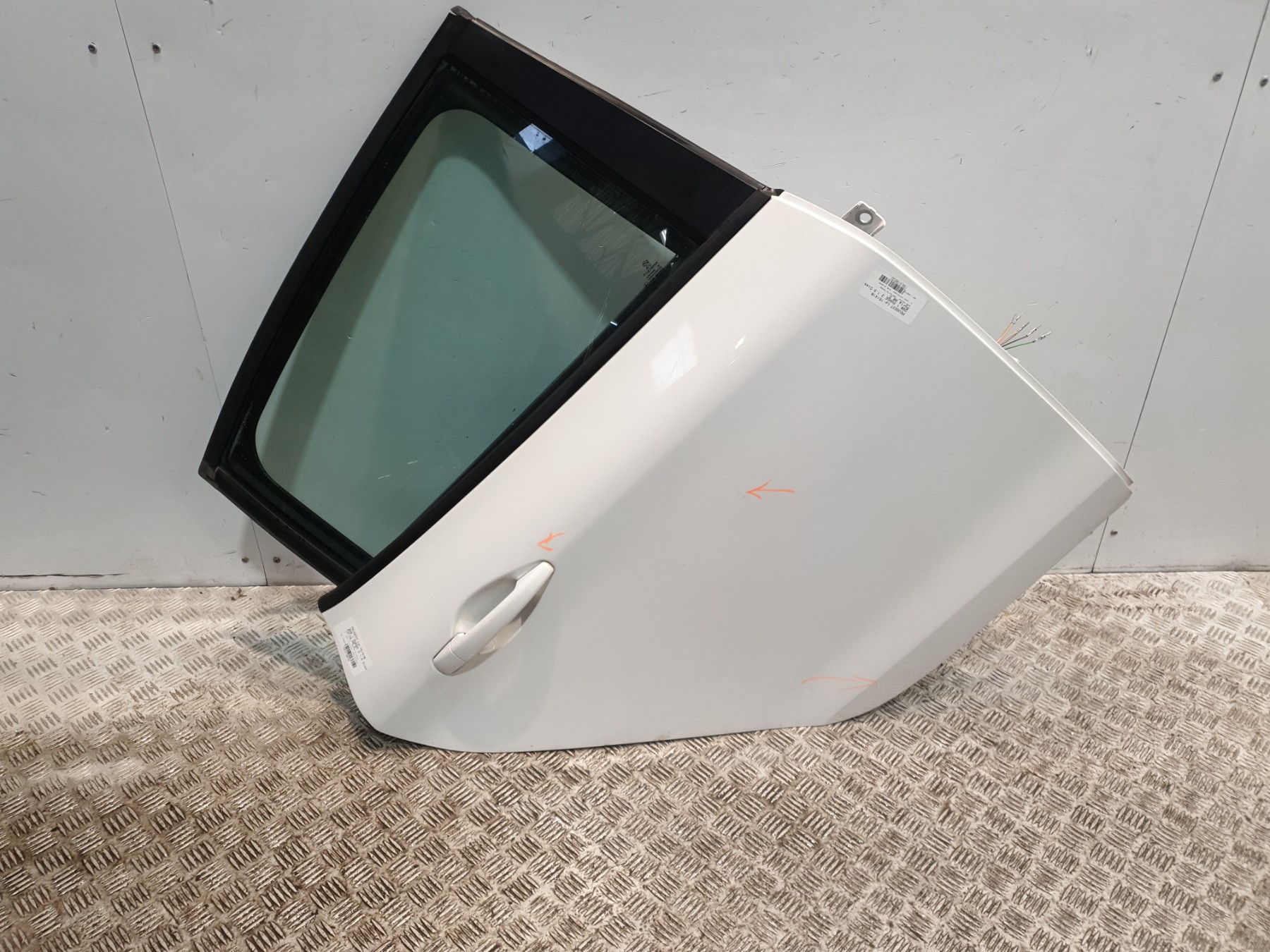 Porte arriere droit peugeot 208 1 phase 2