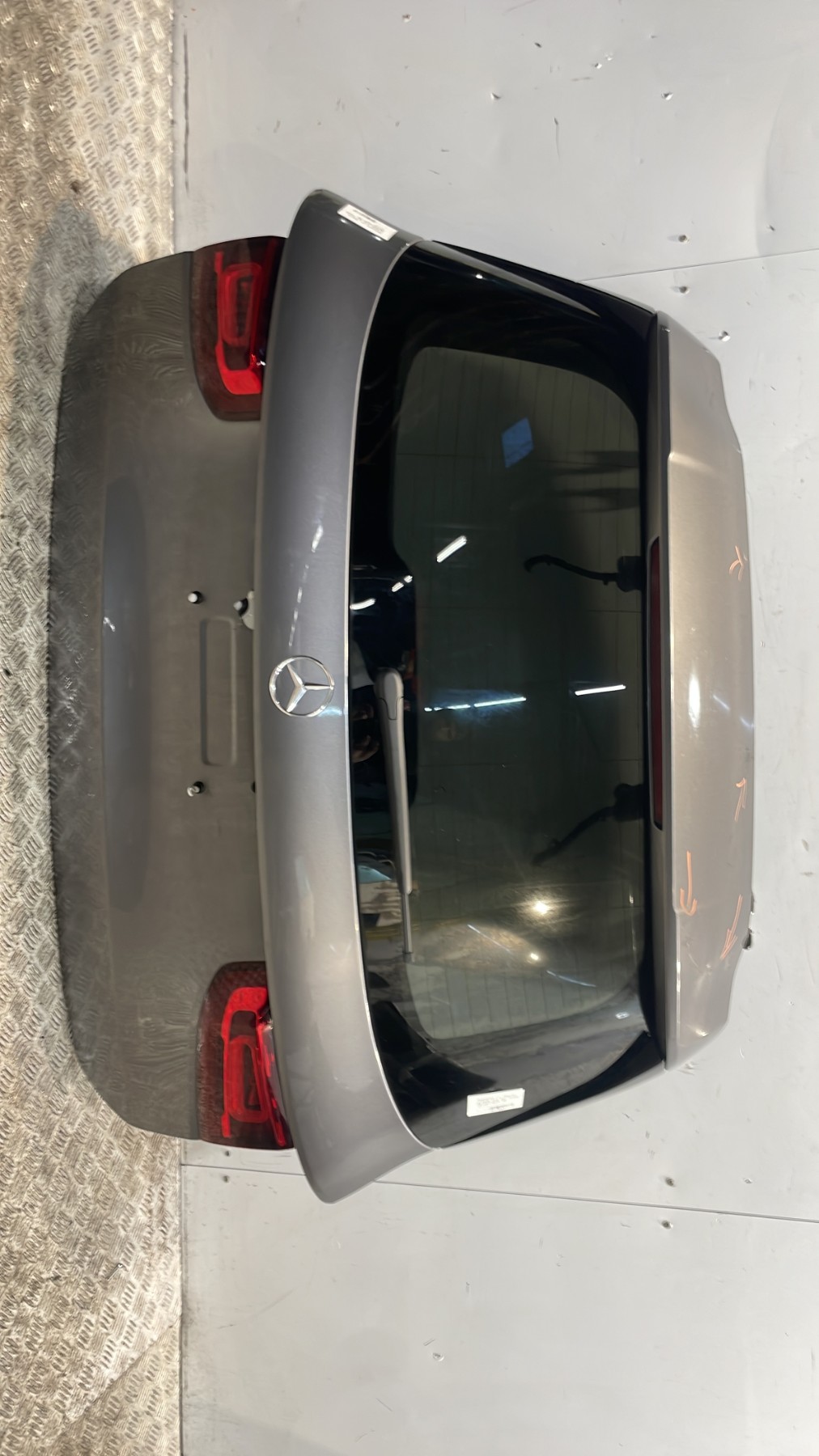 Malle/Hayon arriere mercedes classe glb 247 phase 1