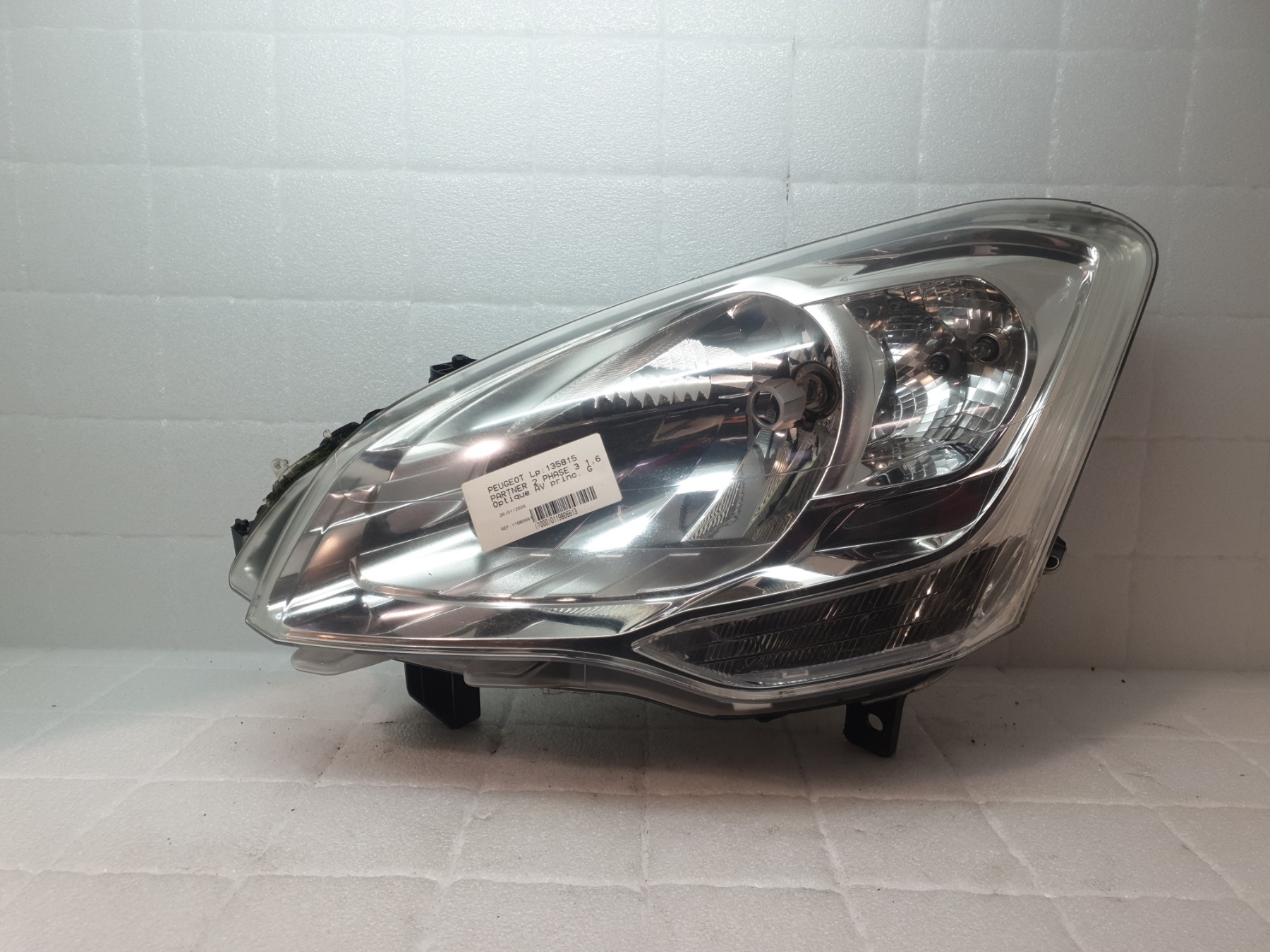 Optique avant principal gauche (feux)(phare) peugeot partner 2 phase 3