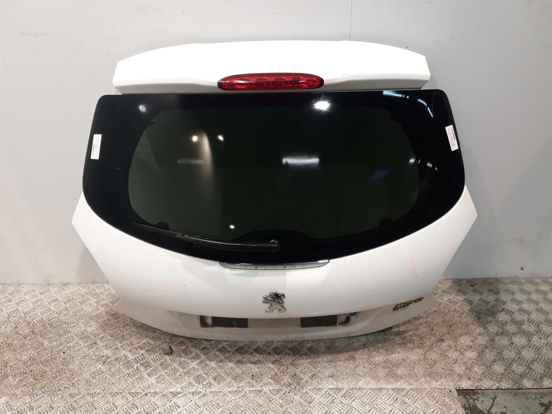 Malle/Hayon arriere peugeot 208 1 phase 1