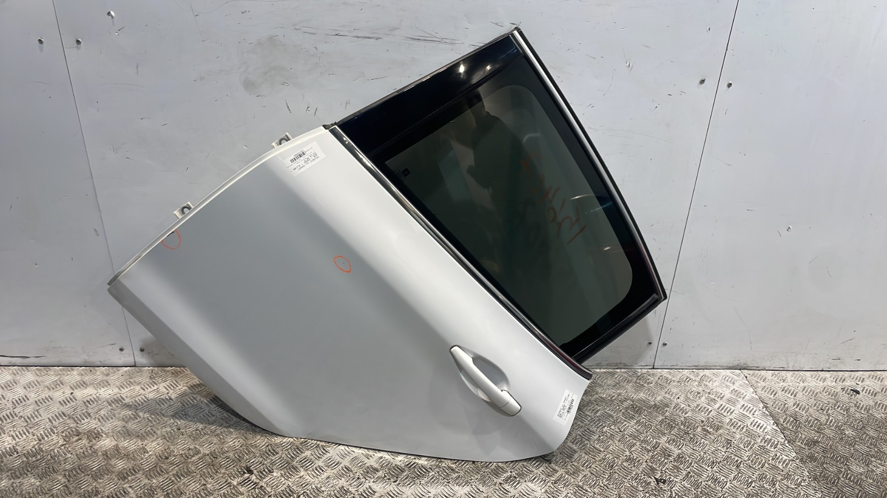 Porte arriere gauche peugeot 208 1 phase 1