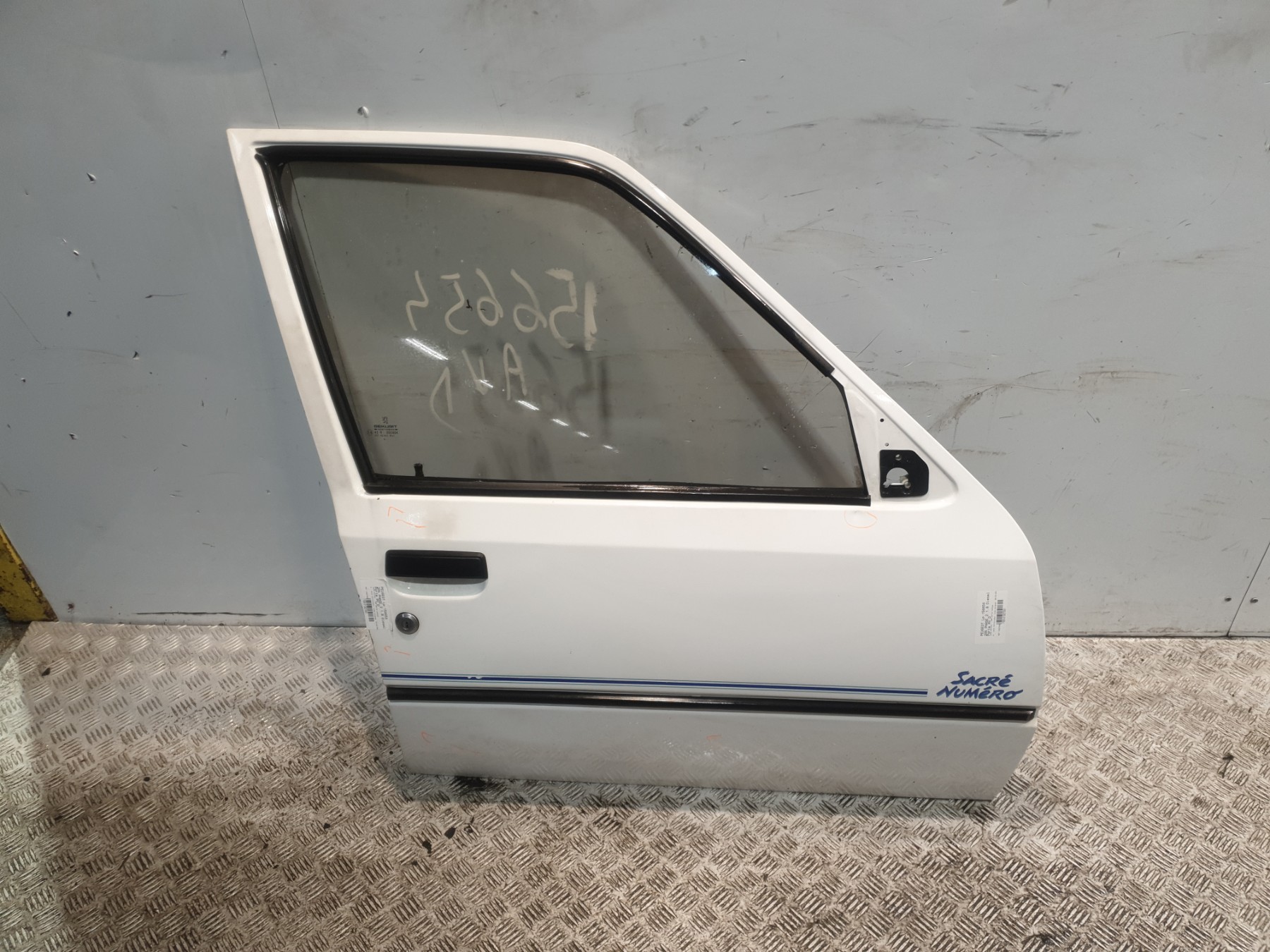 Porte avant droit peugeot 205 phase 2