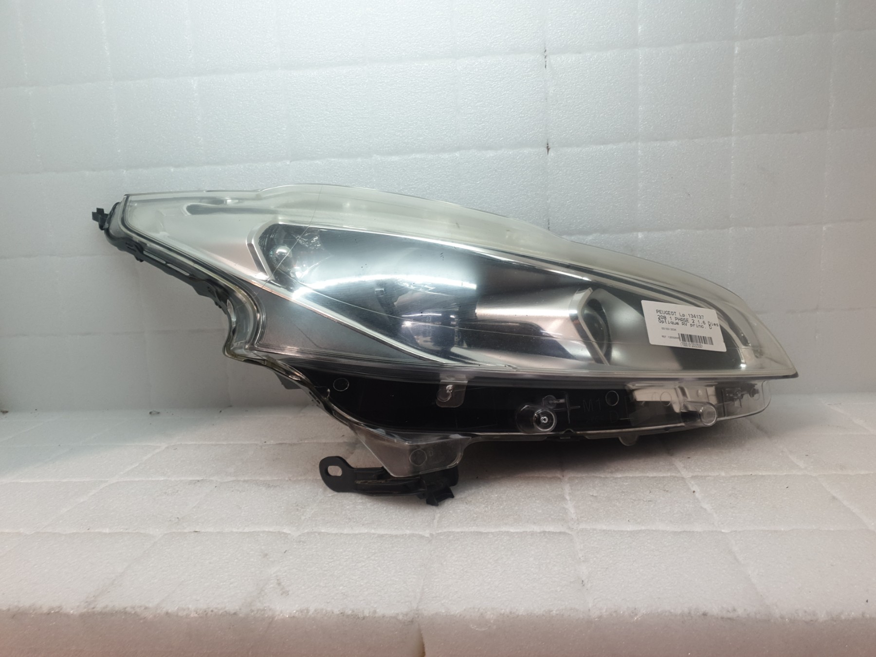 Optique avant principal droit (feux)(phare) peugeot 208 1 phase 2