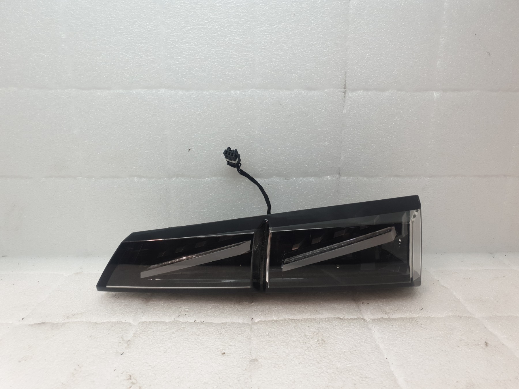 Feu arriere secondaire droit (feux) peugeot 308 3 sw break