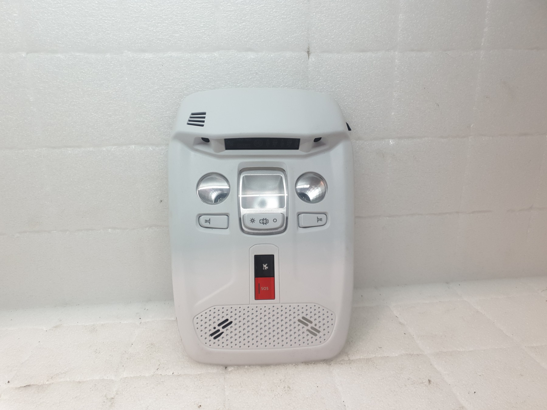 Eclairage de plafonnier peugeot 208 2