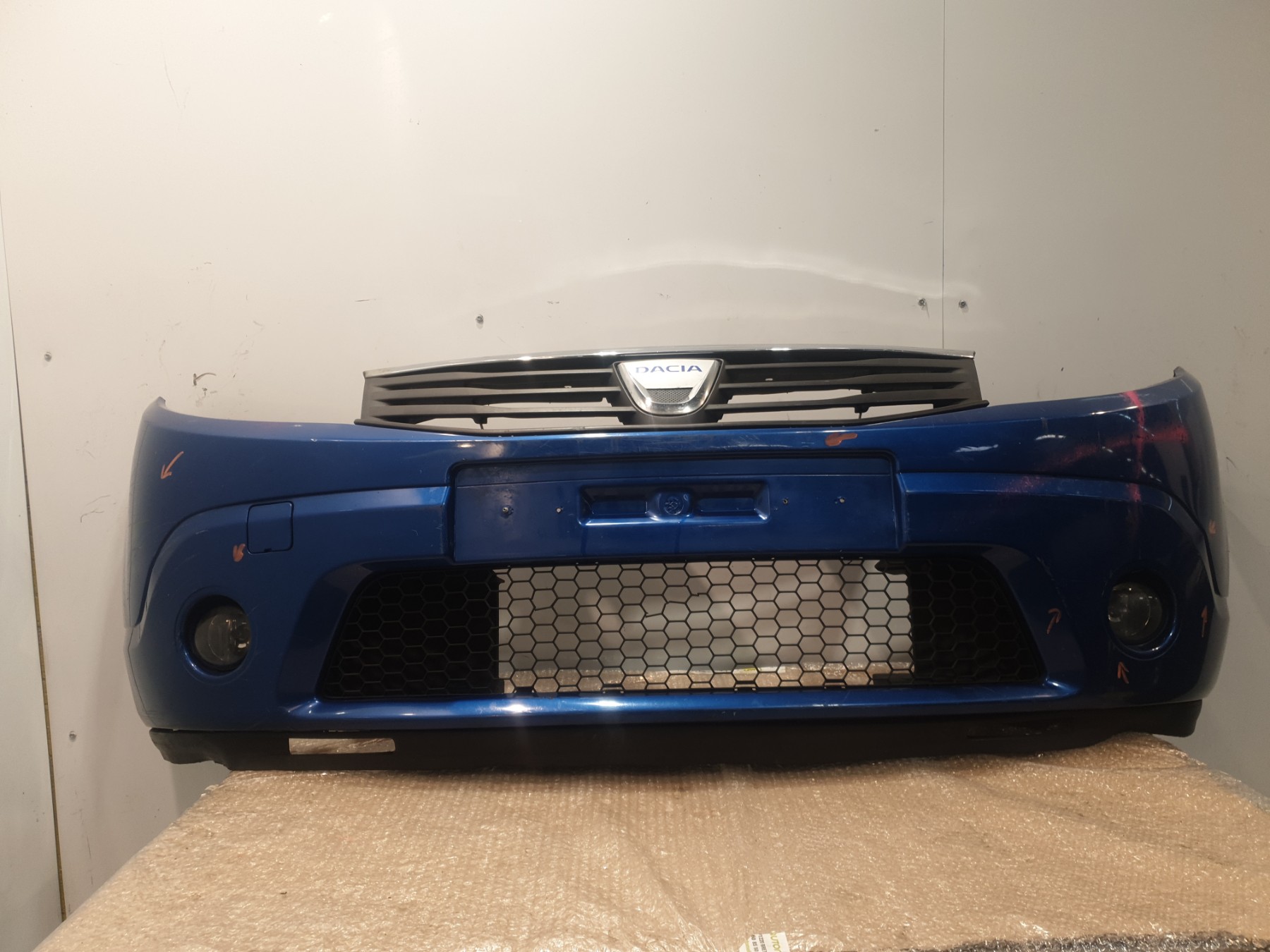 Pare choc avant dacia sandero 1