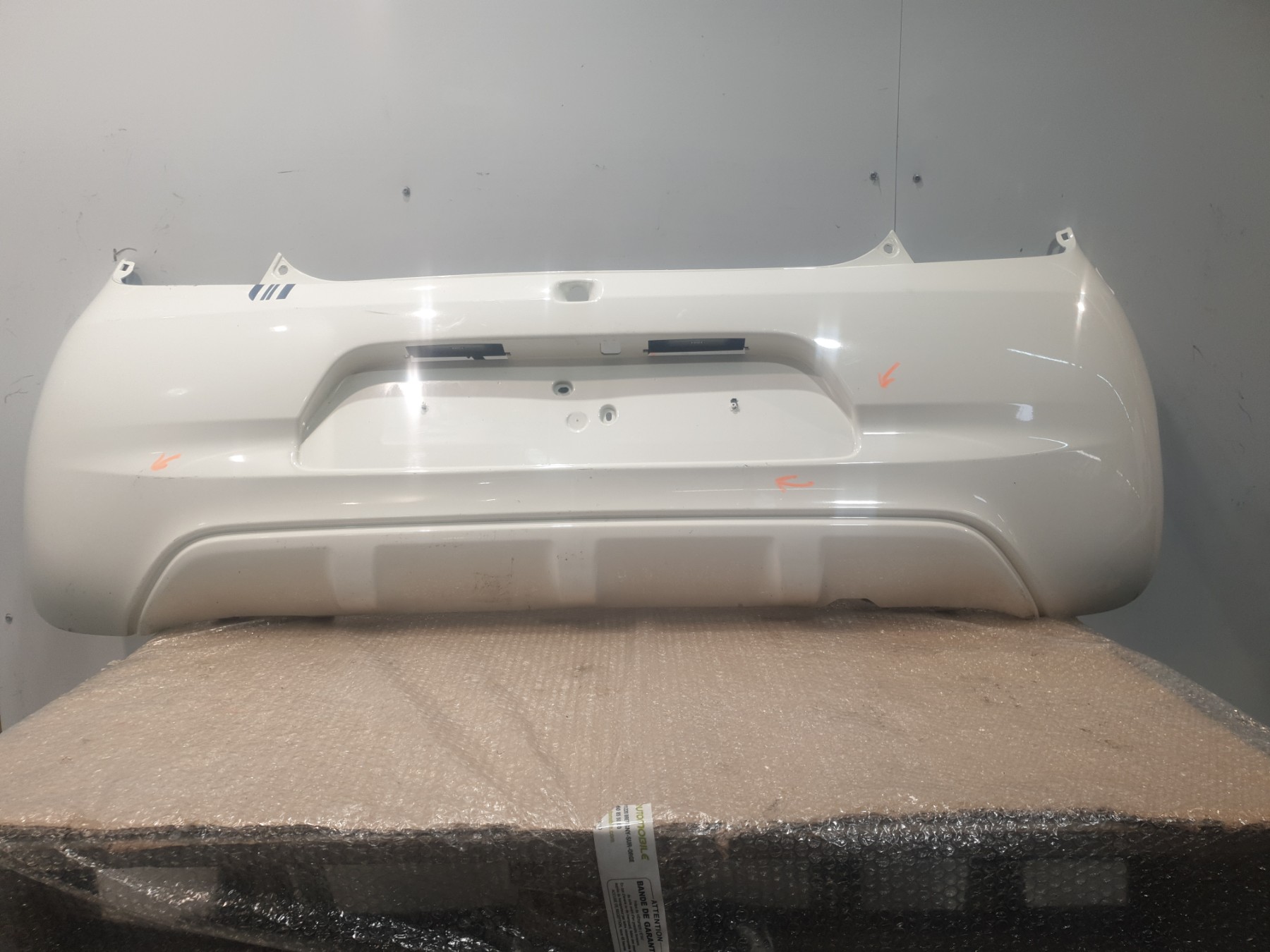 Pare choc arriere peugeot 108