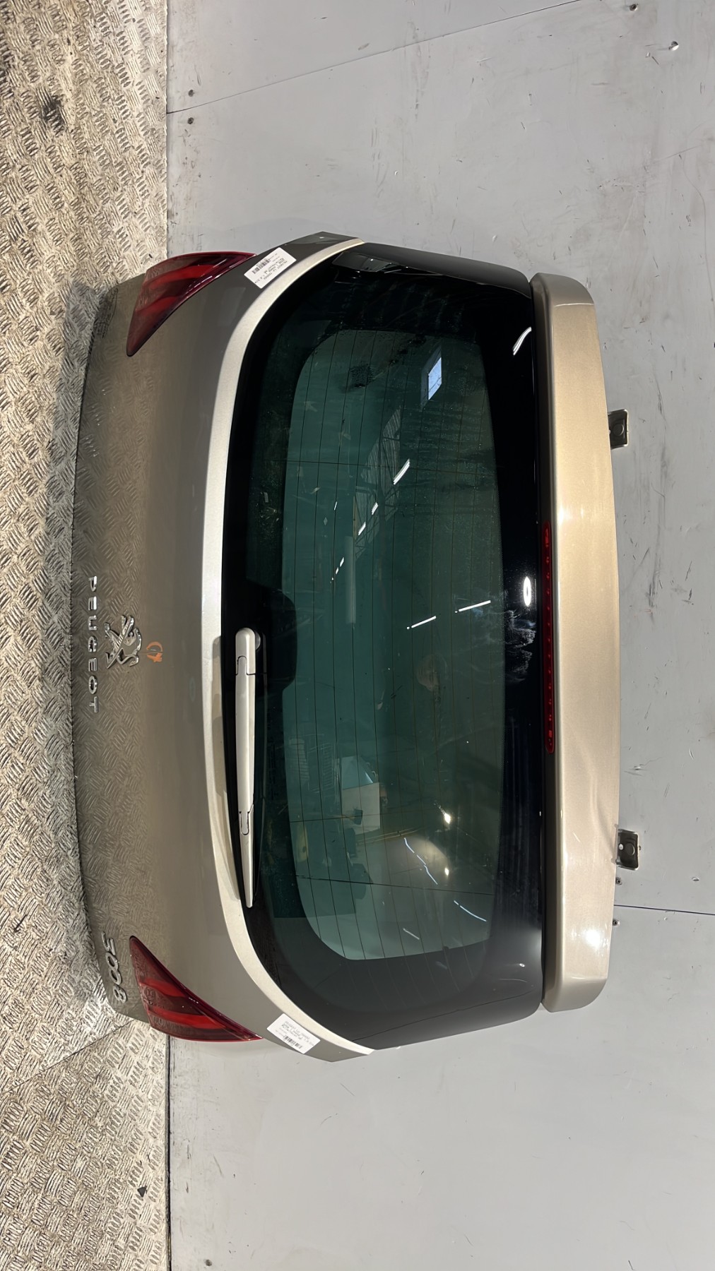 Malle/Hayon arriere peugeot 3008 1 phase 1