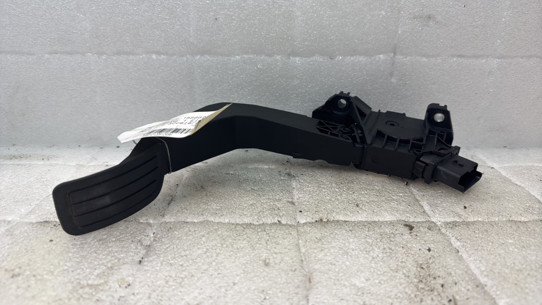 Pedale d'accelerateur peugeot 208 2 phase 1