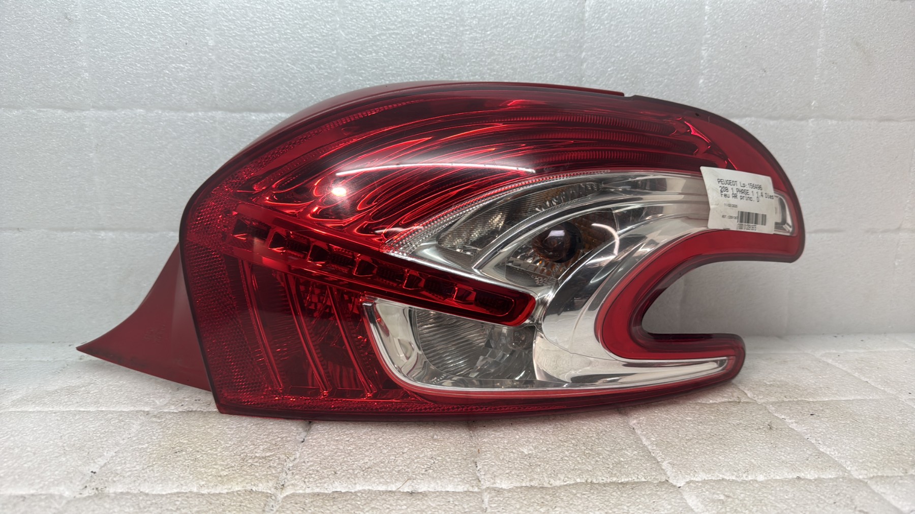 Feu arriere principal droit (feux) peugeot 208 1 phase 1