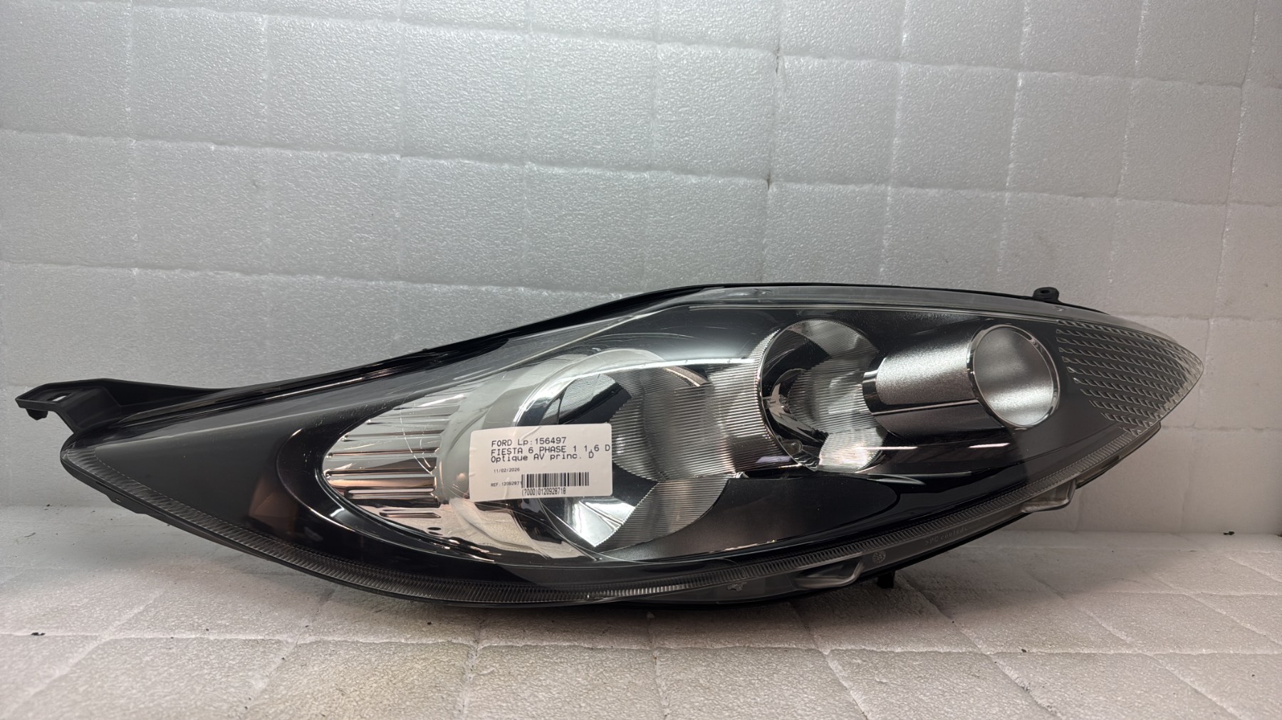 Optique avant principal droit (feux)(phare) ford fiesta 6 phase 1