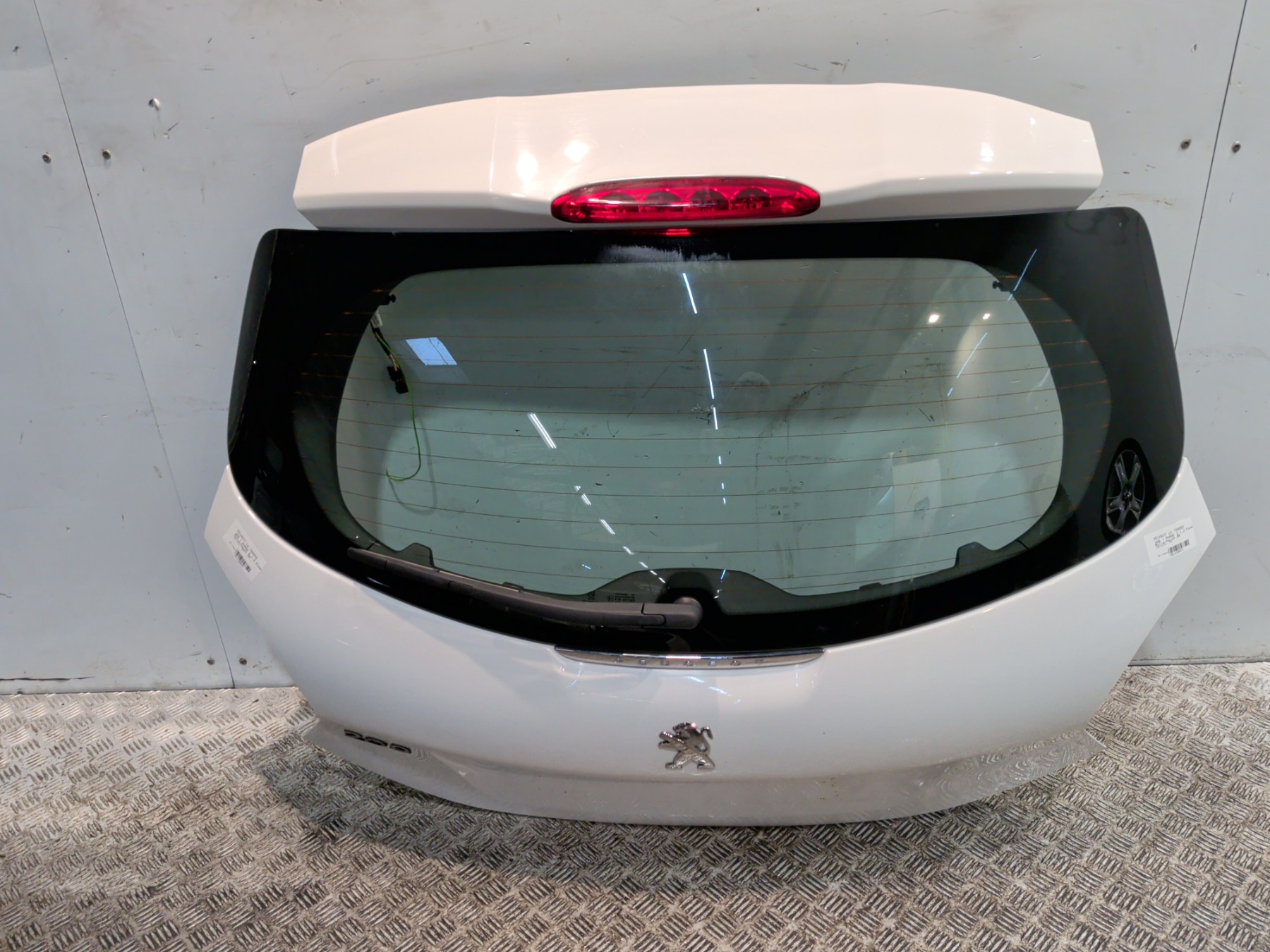 Malle/Hayon arriere peugeot 208 1 phase 2