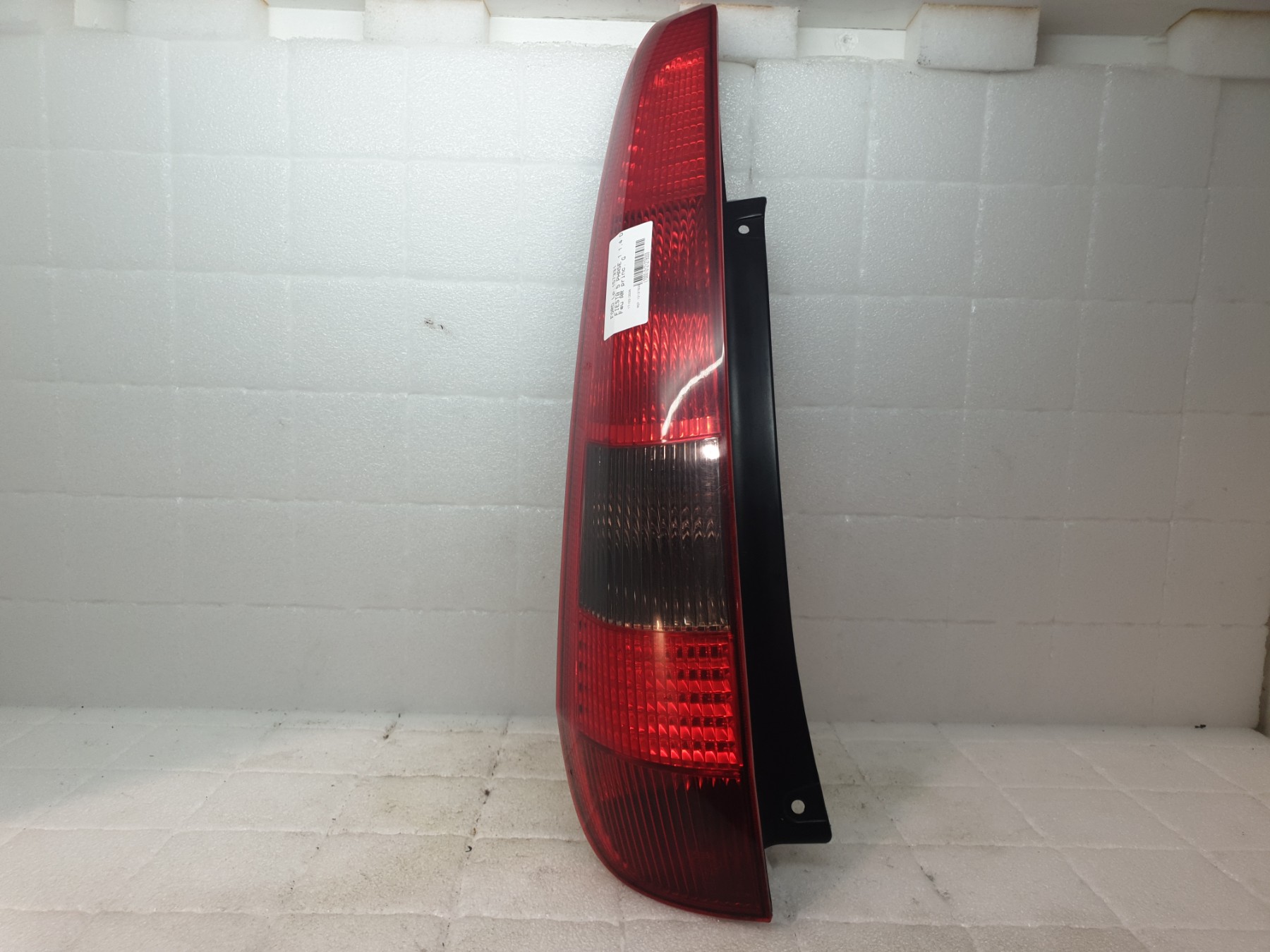 Feu arriere principal gauche (feux) ford fiesta 5 phase 1