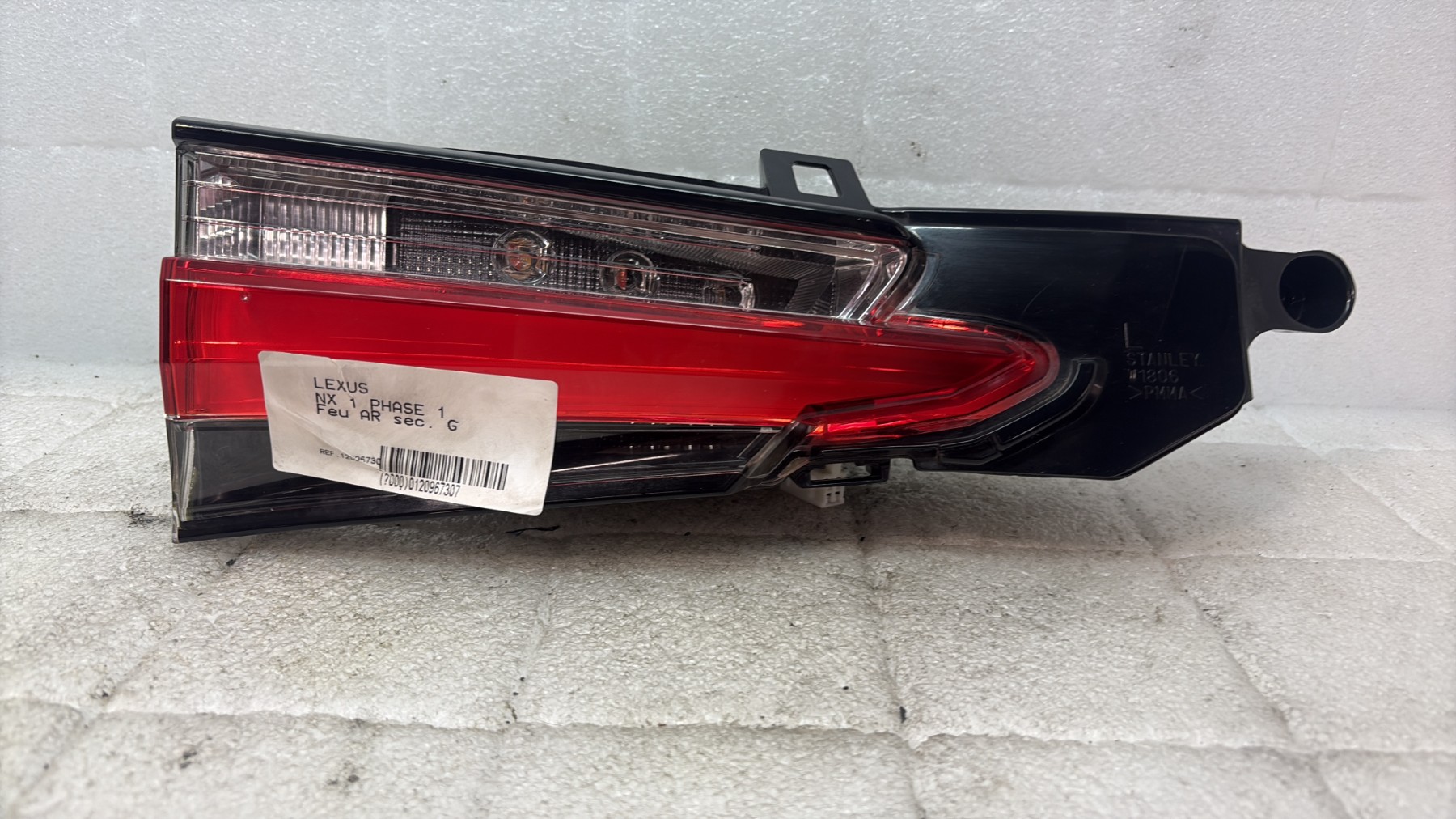 Feu arriere secondaire gauche (feux) lexus nx 1 phase 1
