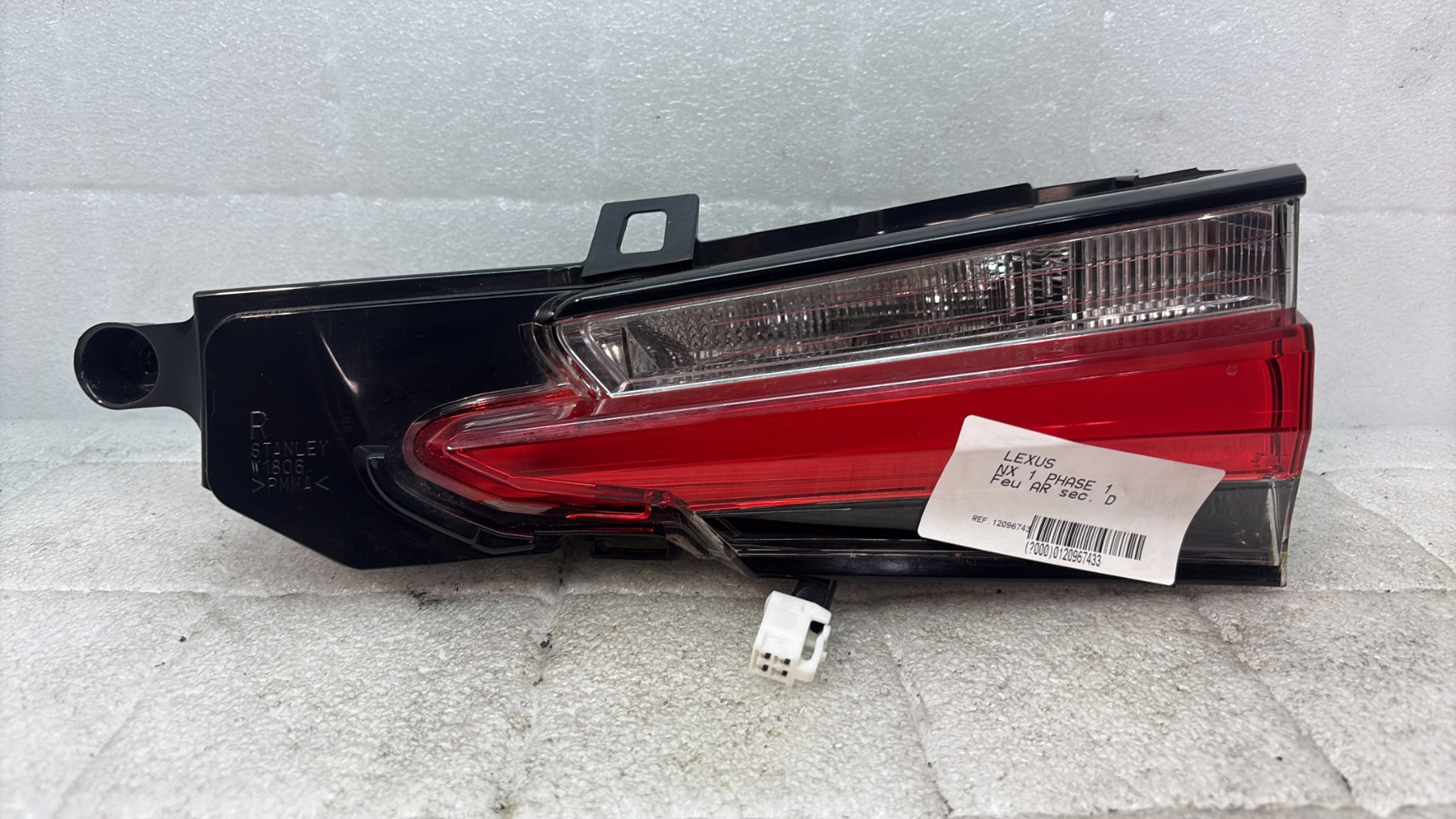 Feu arriere secondaire droit (feux) lexus nx 1 phase 1