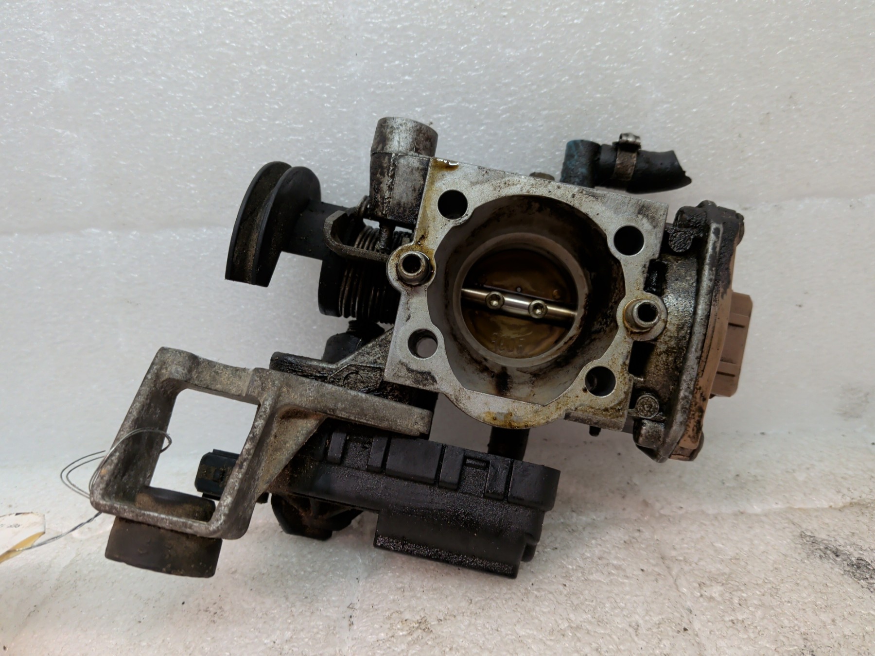 Boitier papillon peugeot 106 phase 1