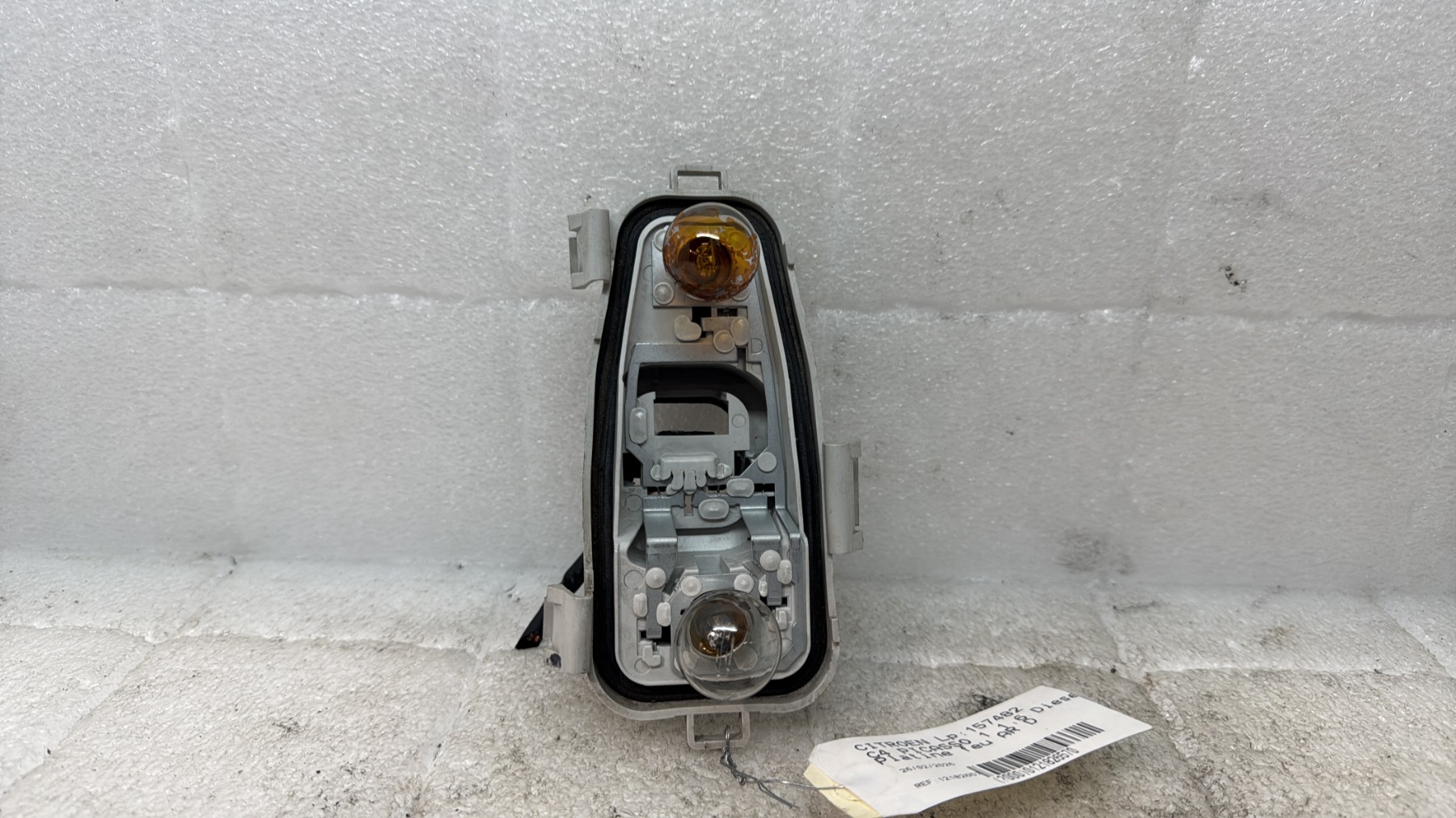 Platine feu arriere droit citroen c4 picasso 1