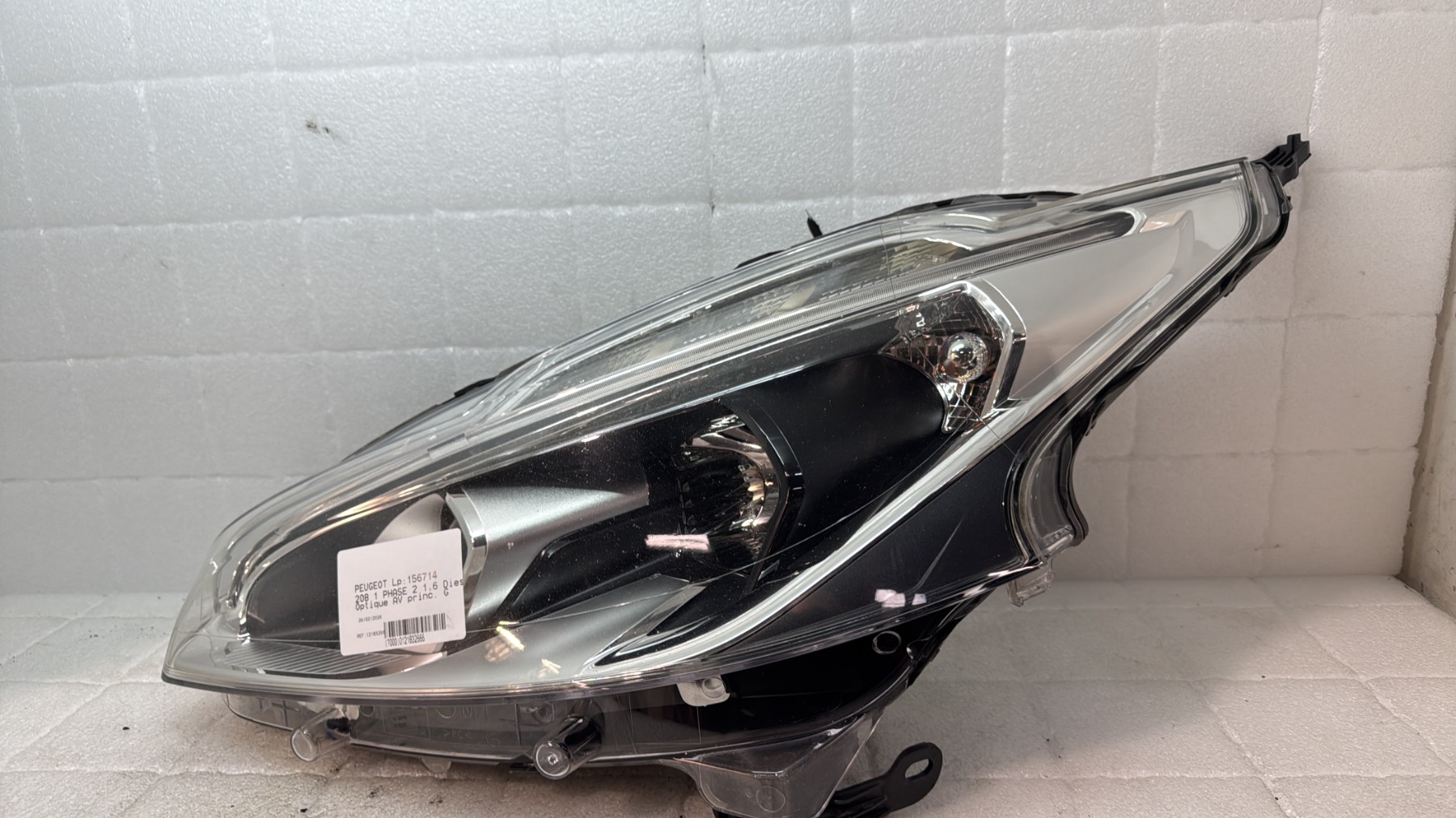 Optique avant principal gauche (feux)(phare) peugeot 208 1 phase 2