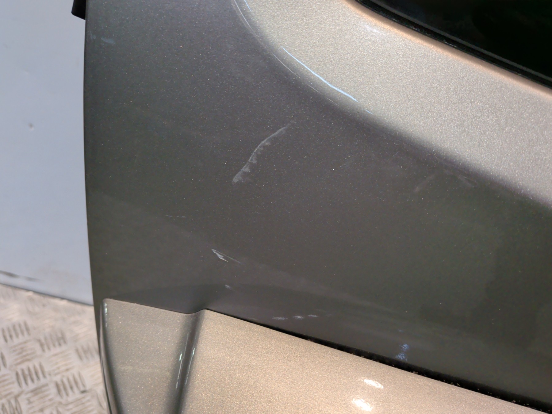 Malle/Hayon arriere mitsubishi pajero 3 phase 2