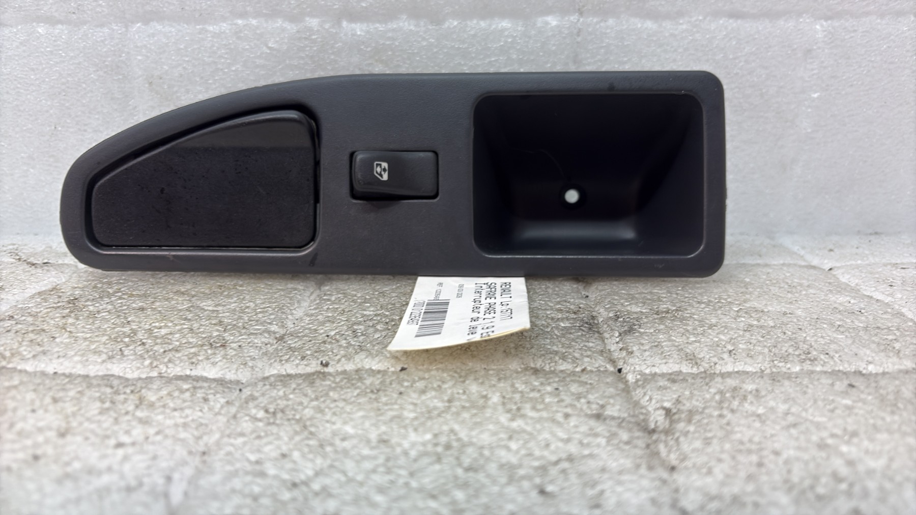 Interrupteur de leve vitre arriere droit renault safrane phase 2