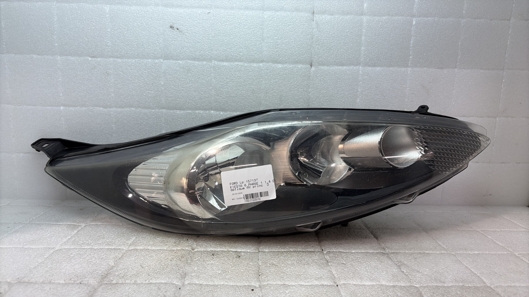 Optique avant principal droit (feux)(phare) ford fiesta 6 phase 1