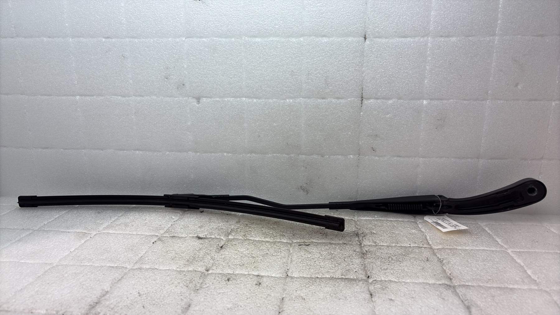 Bras essuie glace avant gauche mercedes classe c 205 phase 1 coupe